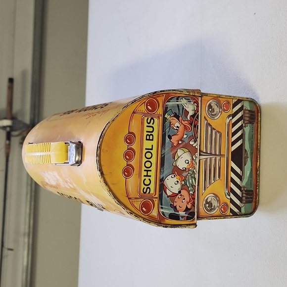 Vintage Walt Disney School Bus metal lunch box - Picture 4 of 5